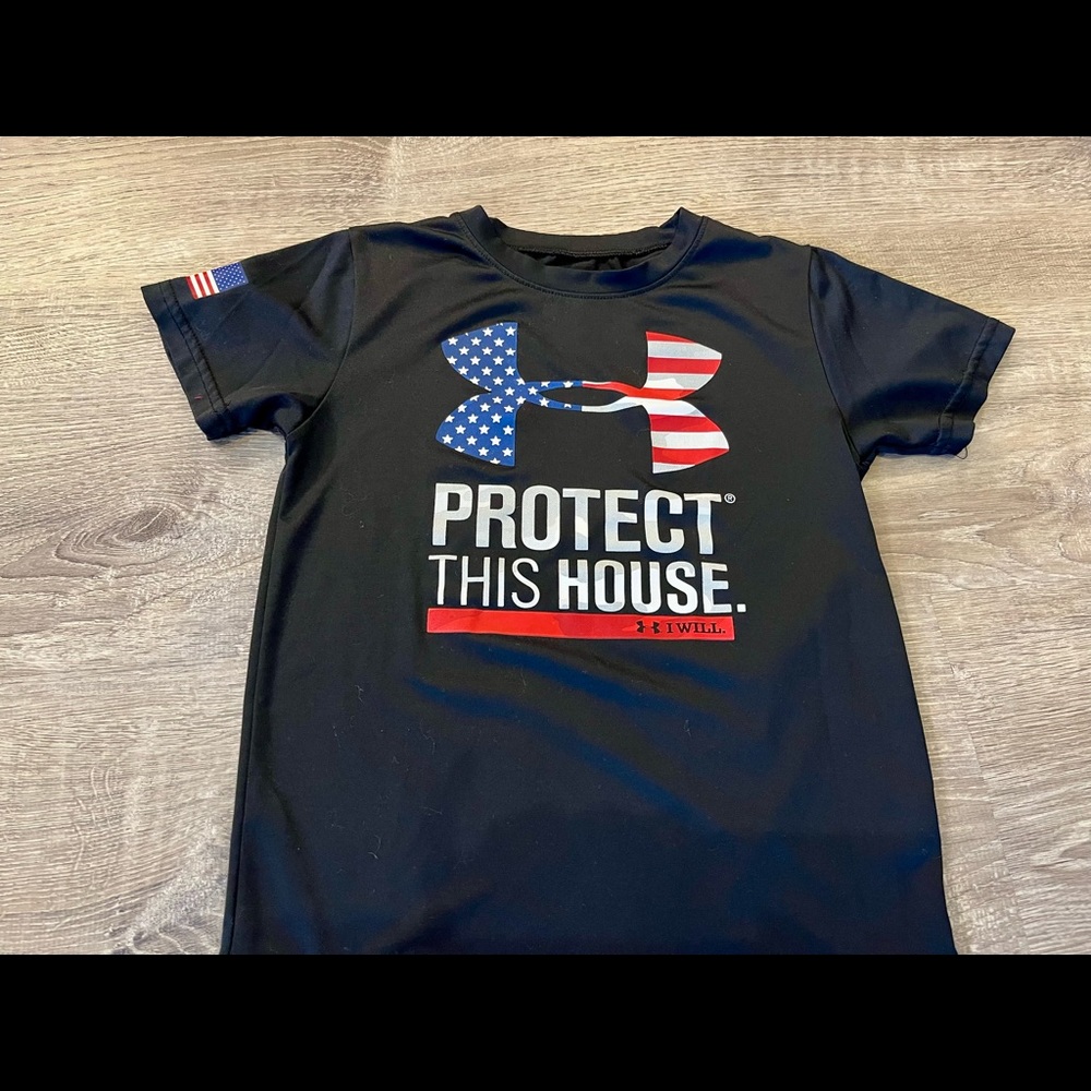 Under Armour Boys Outfit, Size 6